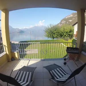 White Beach Apartment Lierna