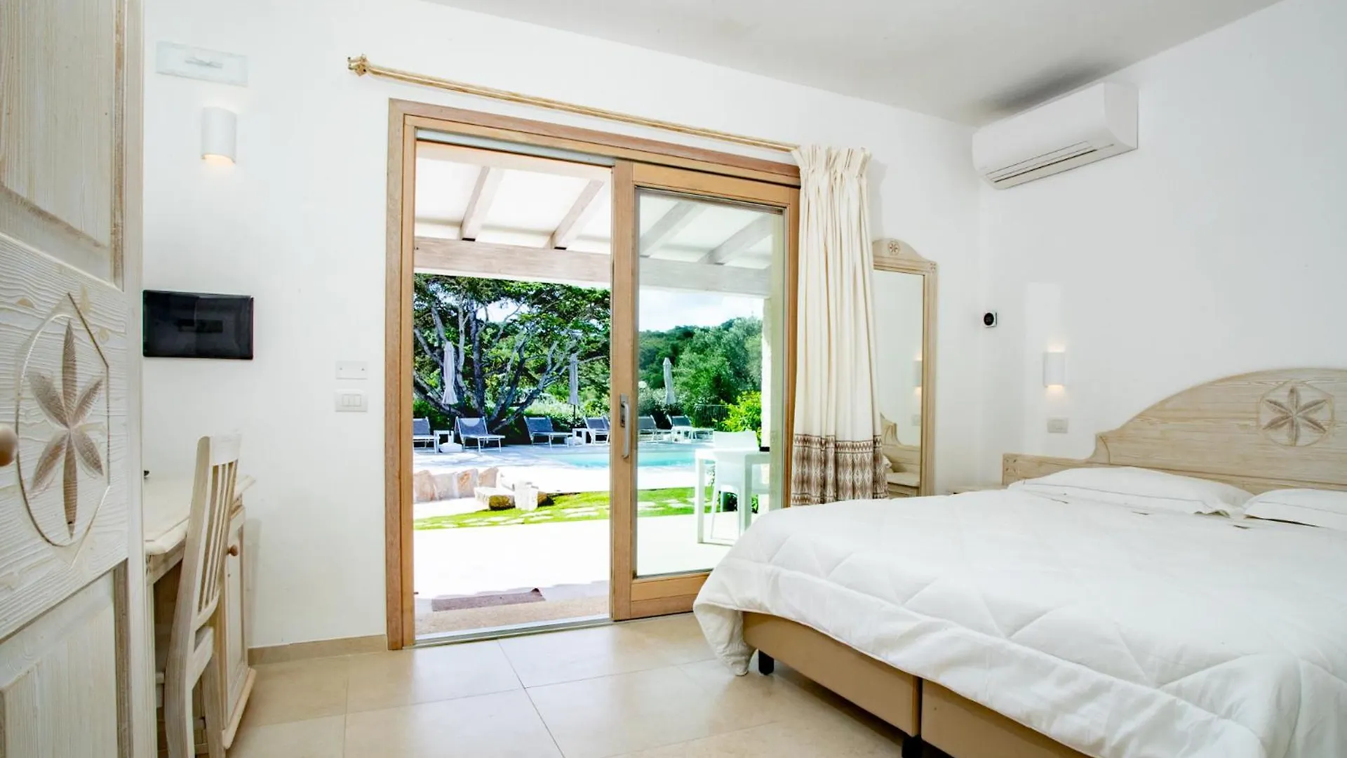 Bed & Breakfast La Corte Di Pulicinu Baja Sardinia